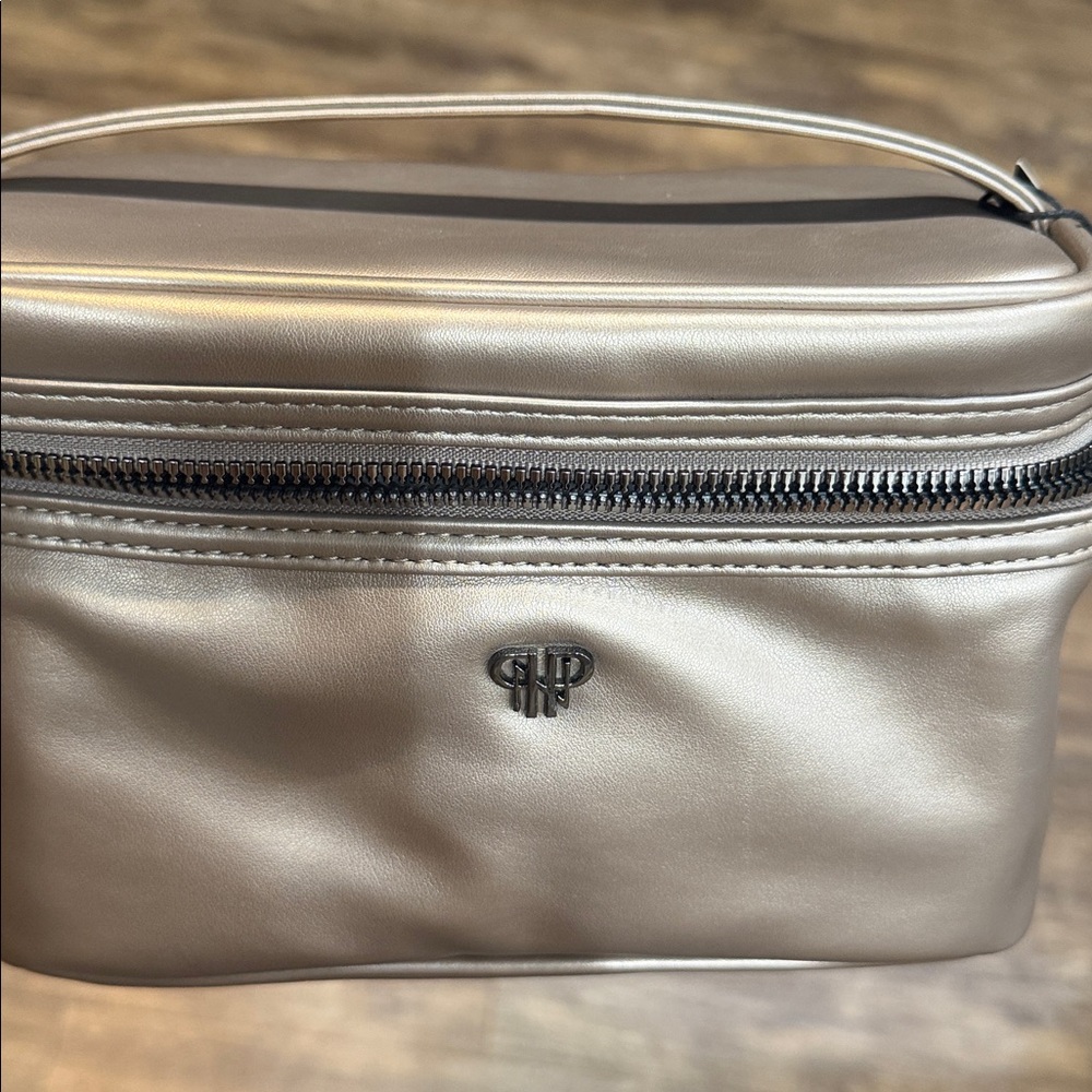 Getaway Train Case (Pewter) : Beauty & Personal Care - Picture 12 of 14